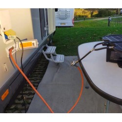 TUYAU DE GAZ AVEC RACCORD AU CAMPING-CAR OU CARAVANE NOMADIQ