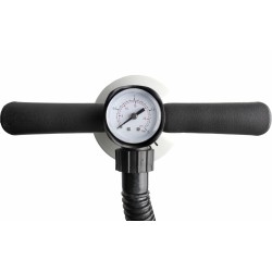 POMPE DE GONFLAGE MANUELLE WHISPER ALU AVEC 4 EMBOUTS ET NANOMETRE BRUNNER