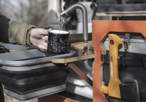 Équipement et kit d'aménagement modulable spécifique pour les vans et fourgon