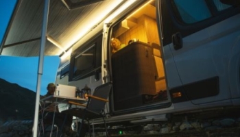 Comment devenir autonome en électricité en camping-car